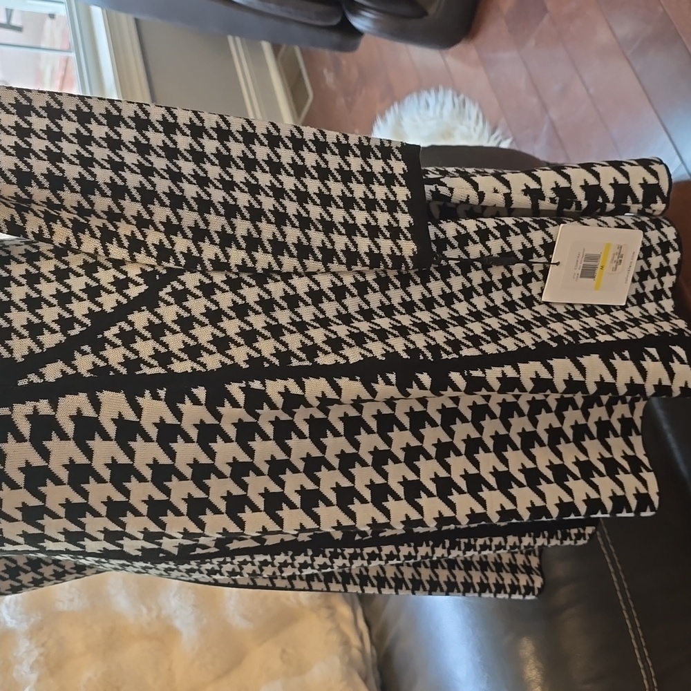 Calvin Klein Black and White Long Sleeve Dress - Picture 5 of 10